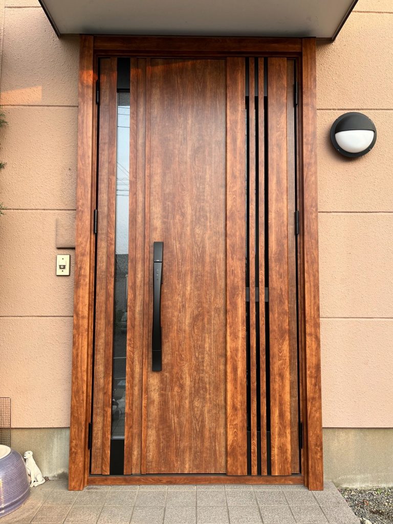 渋川市　玄関ドア工事　〈リクシル　リフォーム玄関ドア　リシェント〉　－リフォームモリハウスー