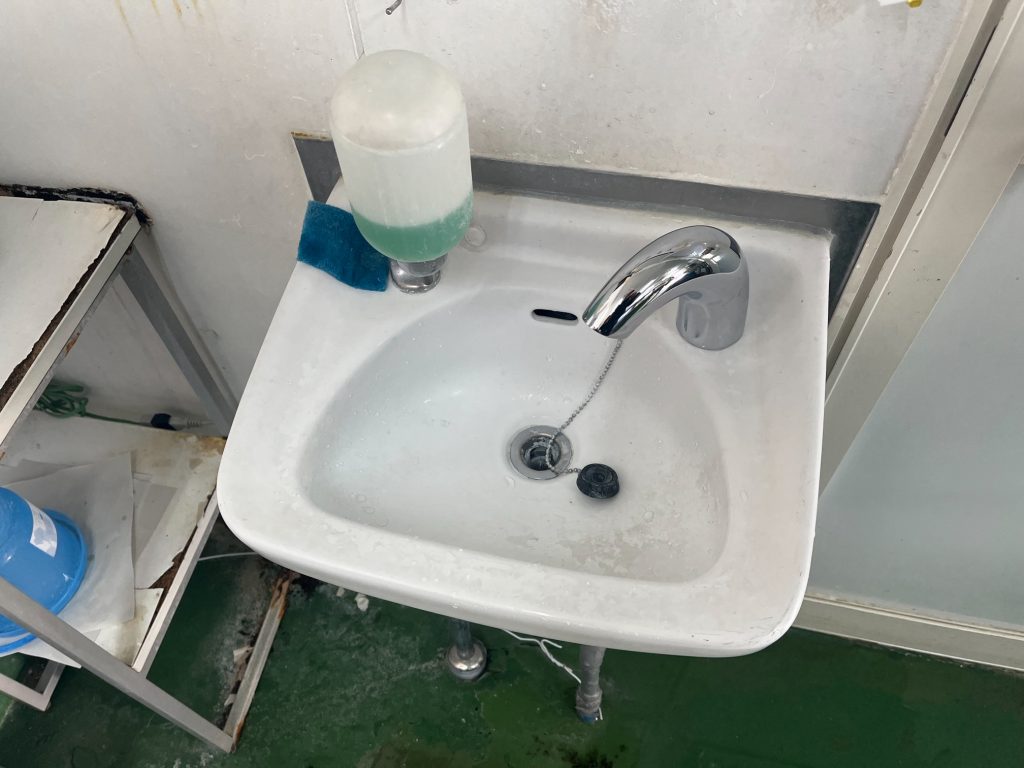 渋川市　手洗器水栓交換　－リフォームモリハウスー