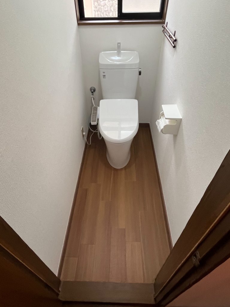 渋川市　1階・２階トイレ工事　〈リクシル　アメージュZ＋D〉