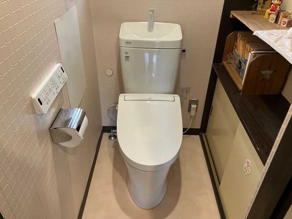 渋川市　１階トイレ工事　〈リクシル　アメージュZ+シャワートイレKA31〉