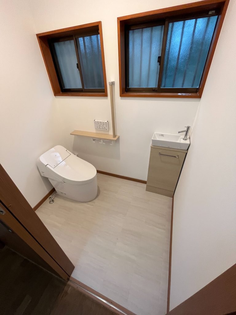 渋川市 トイレ改修工事 <TOTO コンフォートシリーズ>
