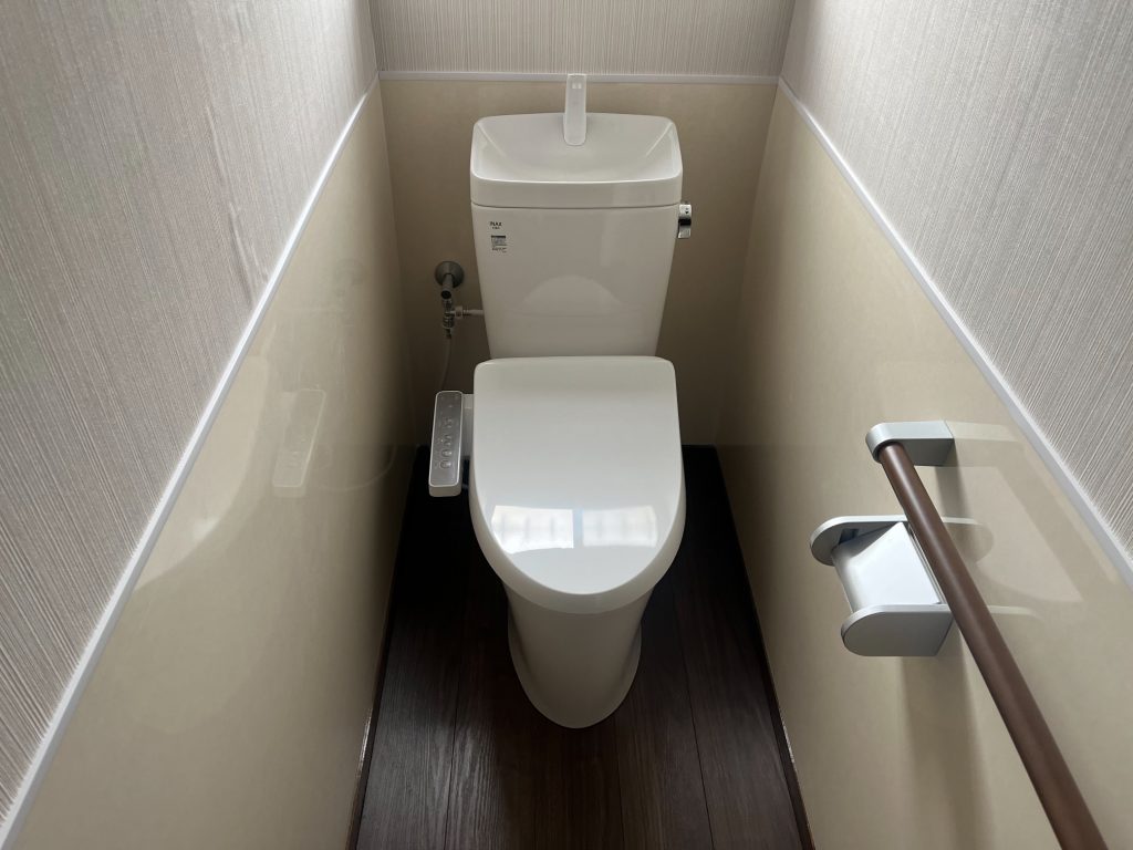渋川市　女性トイレ工事　　〈LIXIL　アメージュＺ〉