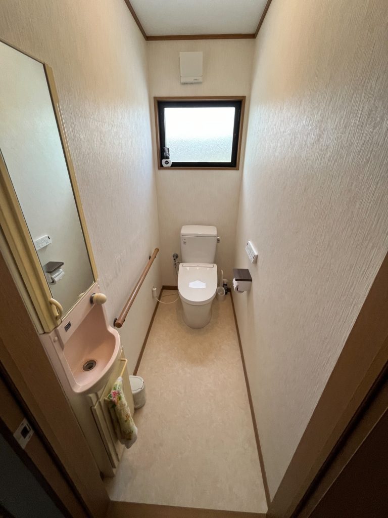 渋川市 トイレ工事 <LIXIL アメージュZ+シャワートイレKA31>