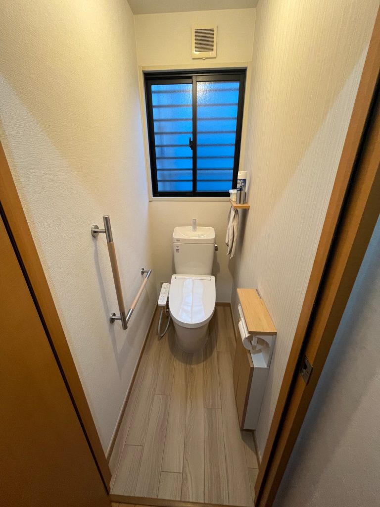 渋川市 トイレ工事 〈LIXIL アメージュZ+シャワートイレKB31〉