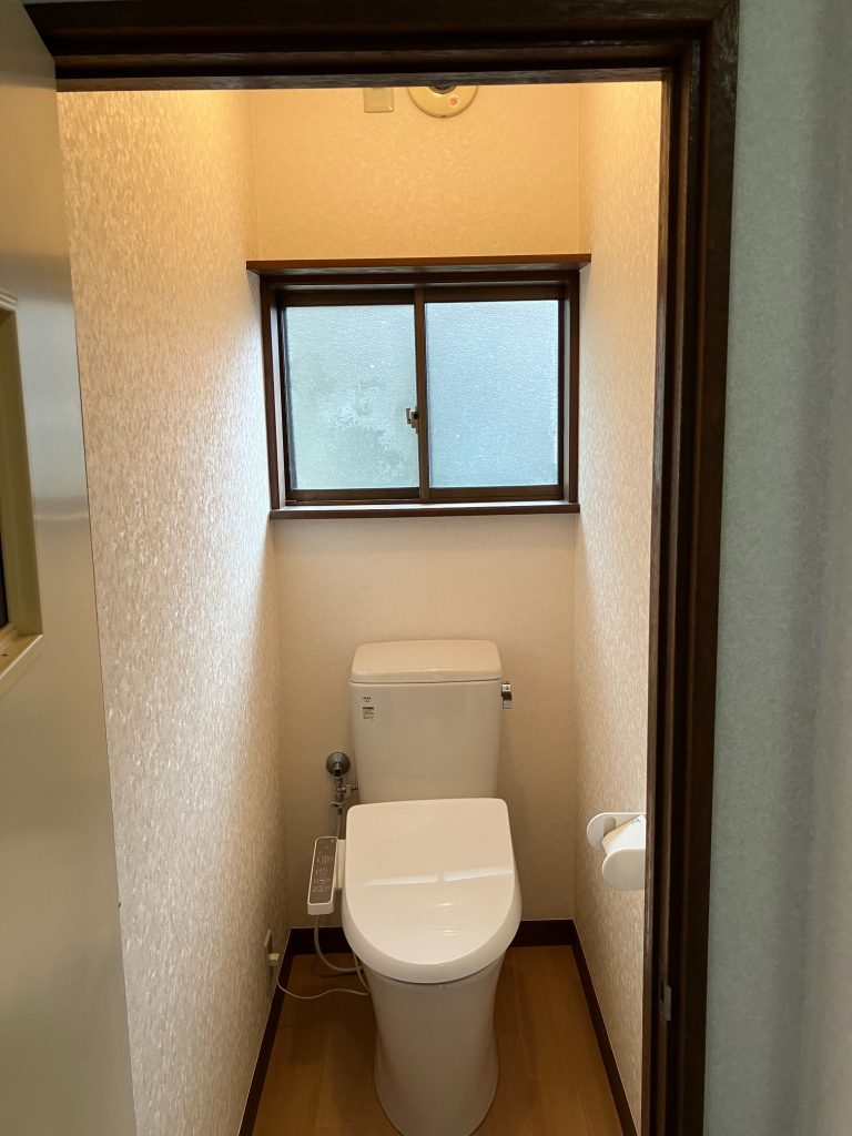 渋川市　トイレ工事　〈LIXIL　アメージュZ+シャワートイレD〉