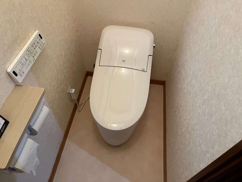 渋川市 トイレ交換工事〈LIXIL プレアスLS 6グレード ピュアホワイト〉
