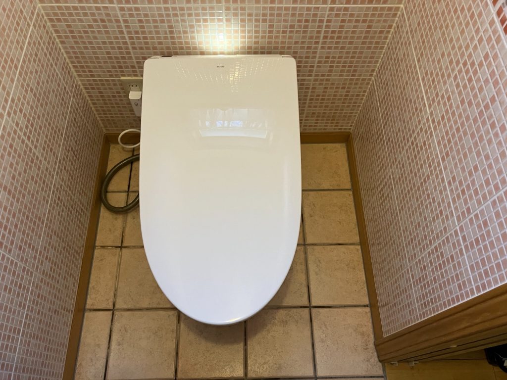 渋川市 トイレ交換工事〈TOTO ネオレストAS1 給水露出タイプ ホワイト〉