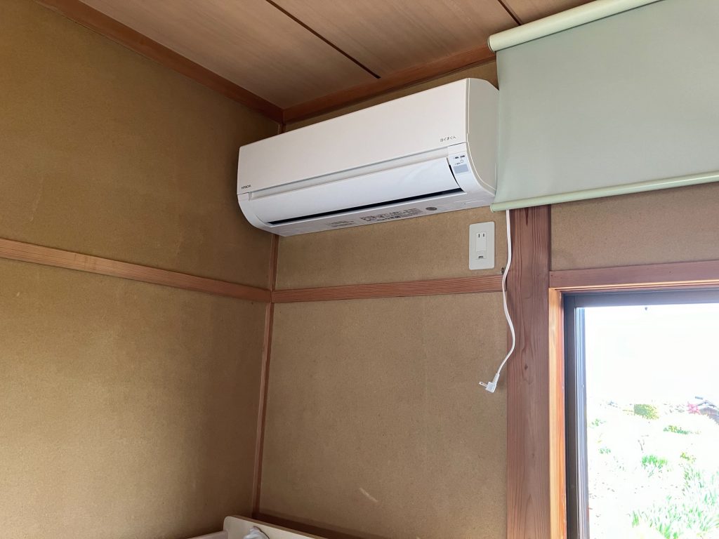 吉岡町 エアコン新設工事〈日立 ルームエアコンAJシリーズ6畳用 RAS-AJ22N〉