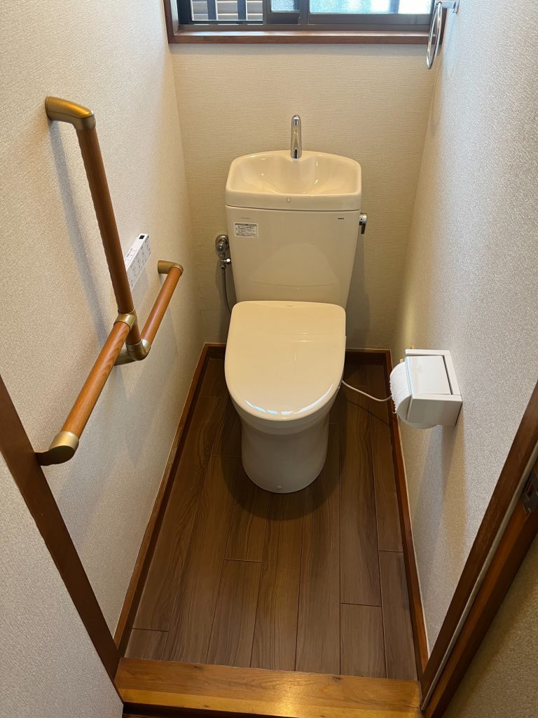 前橋市 1Fトイレ工事〈TOTO ピュアレストQR〉