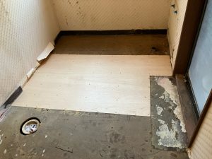 渋川市　洗面台交換工事〈LIXIL　洗面台　オフト　W750　一面鏡〉