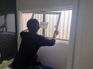 渋川市　浴室内窓工事〈LIXIL　インプラス　引違窓　Low-Eペアガラス　ガス入り　透明ガラス〉