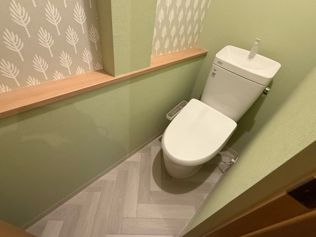 渋川市　2Ｆトイレ新設工事　〈LIXIL　アメージュZ＋D〉