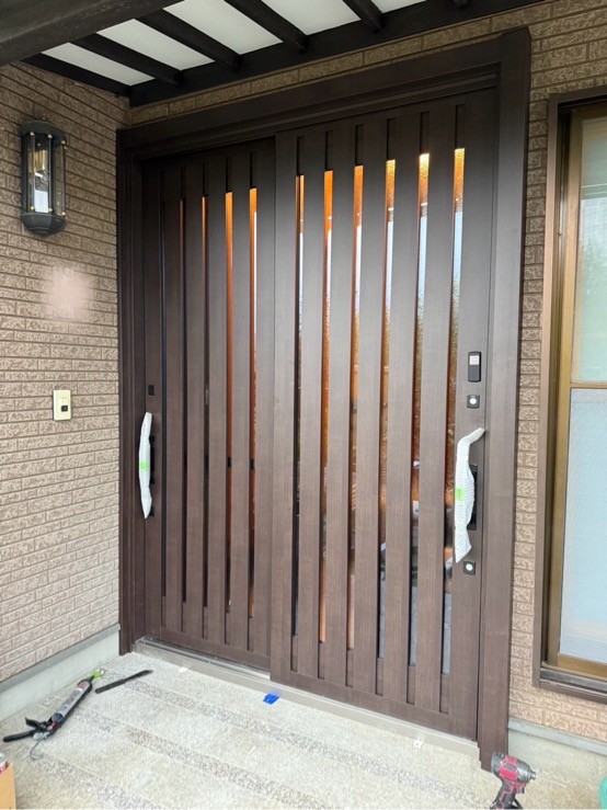 渋川市　玄関ドア工事〈LIXIL　リシェント　ペアガラス仕様断熱ドア　P16〉
