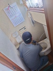 渋川市　便座交換工事〈LIXIL　シャワートイレDシリーズ〉