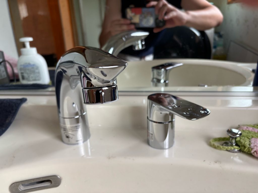 渋川市　洗面水洗工事　〈TOTO　台付きシングル混合水栓〉