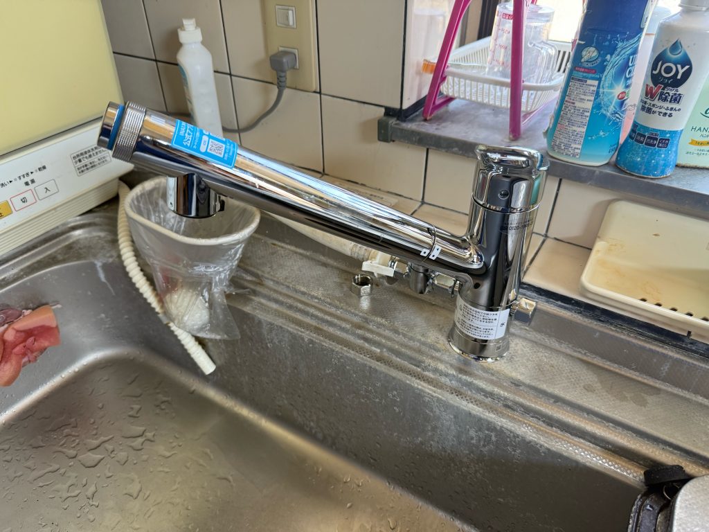 渋川市　キッチン水栓交換工事〈LIXIL　キッチン水栓　JF－AJ４６１SYXBV(JW)〉