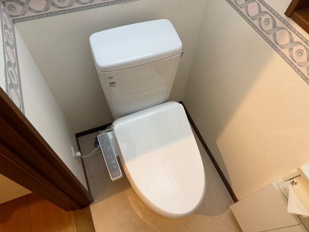 渋川市　2Fトイレ工事　〈LIXIL　アメージュZ＋シャワートイレD〉