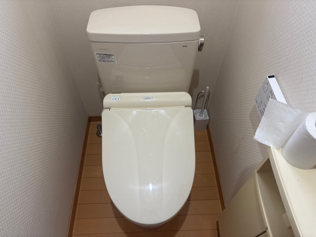 渋川市　トイレ修理工事〈TOTO　ピュアレストQR　手洗いなし〉