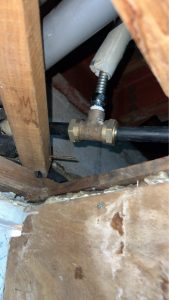 渋川市　屋根裏・給水管漏水工事