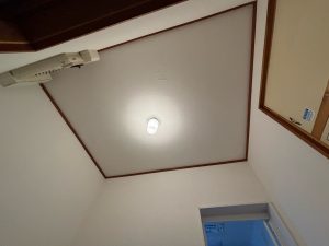 渋川市　洗面台工事〈TOTO　洗面台　サクア　W750　三面鏡〉