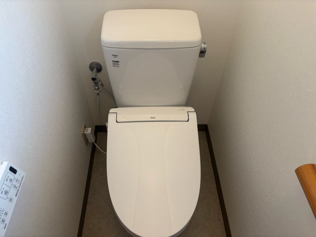 渋川市　トイレ工事　〈LIXIL　アメージュZ+シャワートイレKA31〉