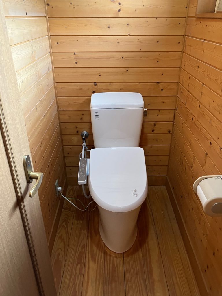 渋川市　2Ｆトイレ工事〈LIXIL　アメージュZ+シャワートイレD〉