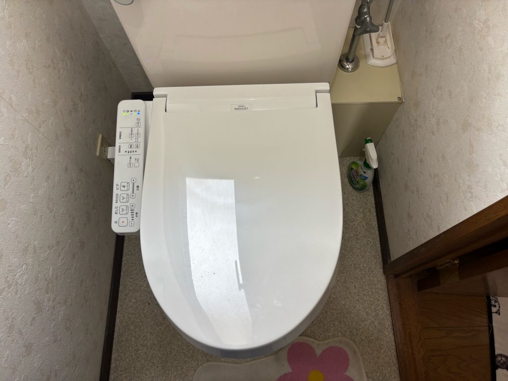 渋川市　便座交換工事〈TOTO　ウォシュレットSB　ホワイト〉