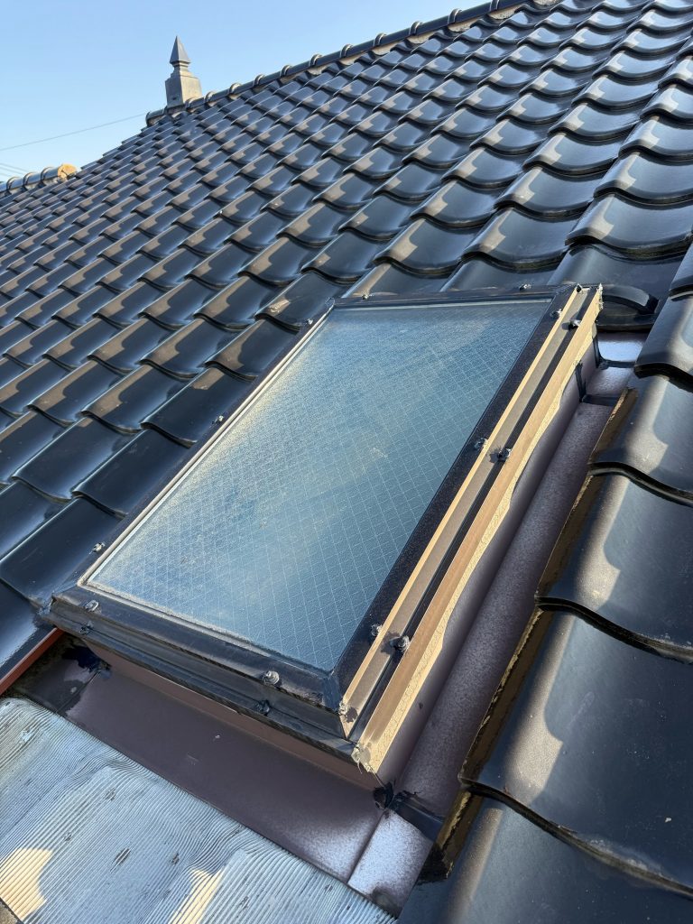 渋川市　天窓雨漏り工事　