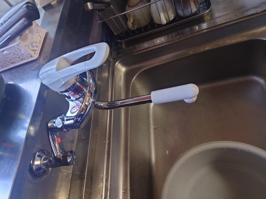 渋川市　キッチン水栓取付工事