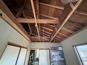 榛東村　２Ｆ屋根雨漏り工事〈ＧＬカラー鋼板　月星商事タフ〉