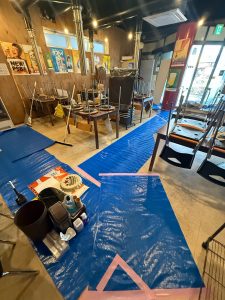 渋川市　店舗改修工事〈YKKap　横引きロール網戸〉