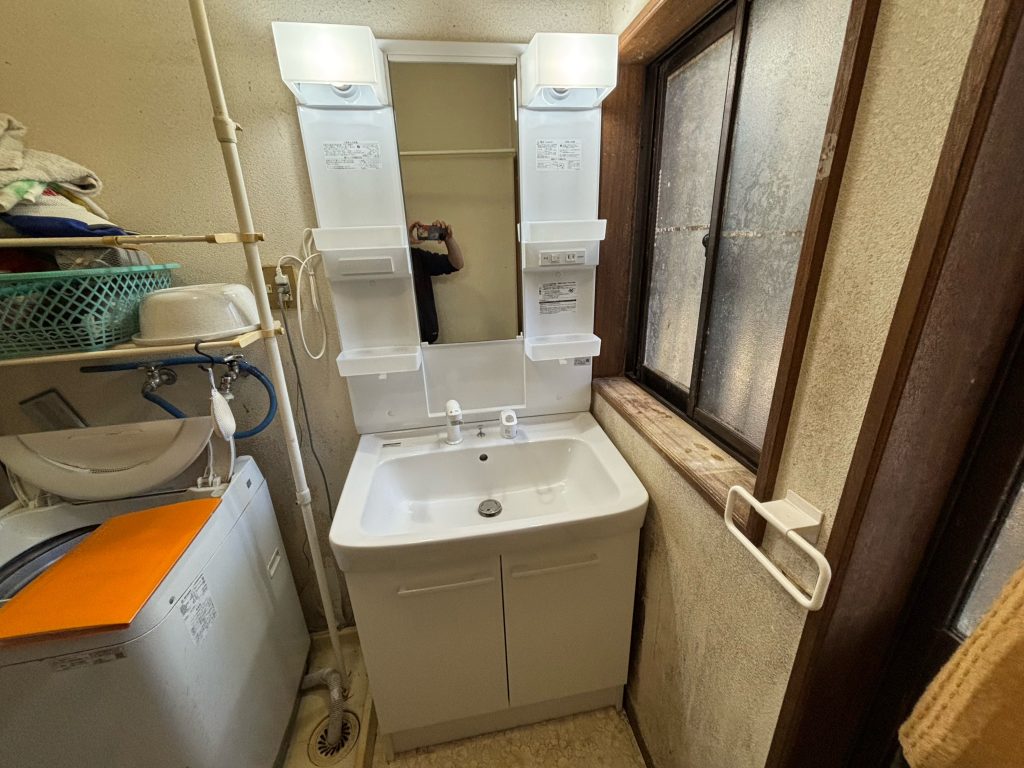 渋川市　洗面台〈LIXIL　オフト　一面鏡　W750　開き戸　ホワイト〉