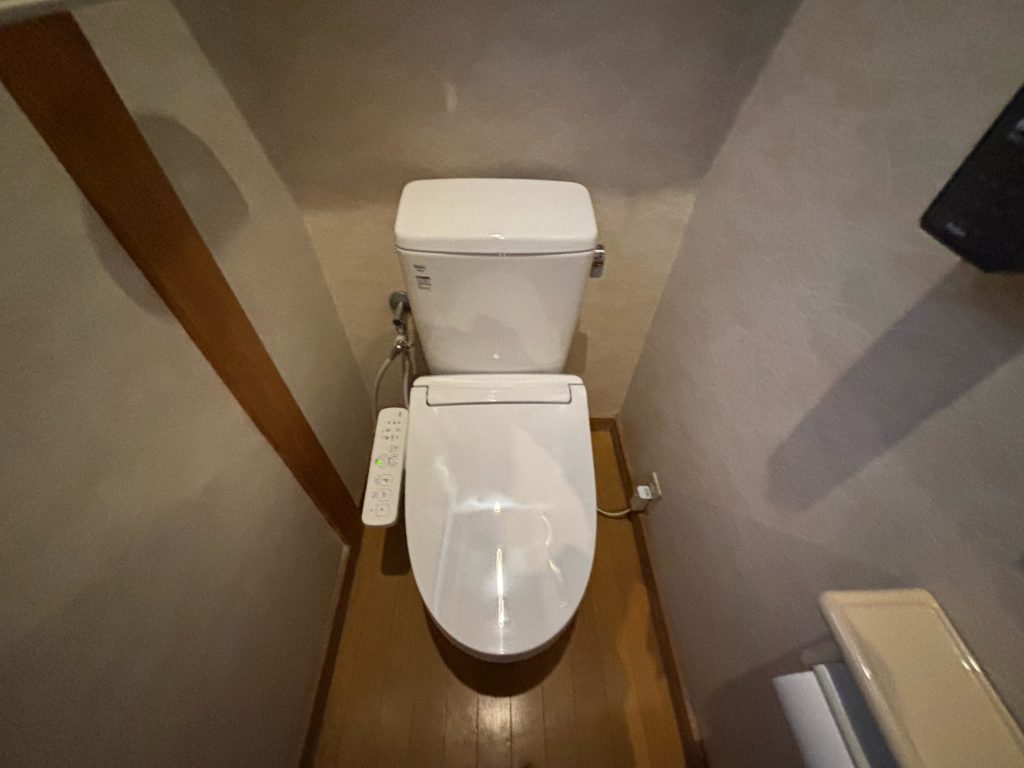 渋川市　店舗トイレ工事〈LIXIL　アメージュＺ+ＫＢ31〉