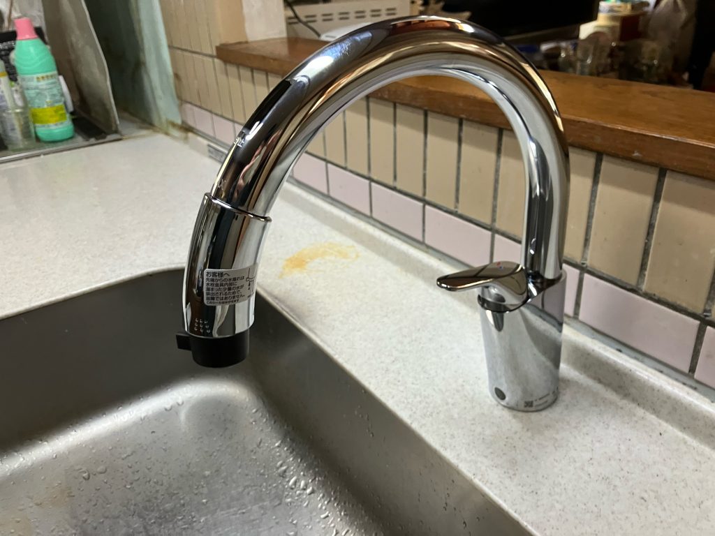 渋川市　キッチン水栓工事〈LIXIL　タッチレス水栓ナビッシュ・乾電池式SF-NAB454SYX〉