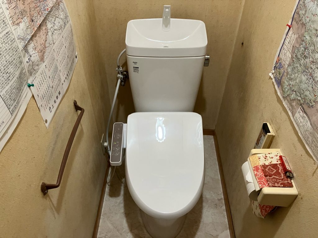 渋川市　１Ｆトイレ工事〈LIXIL　アメージュZ+シャワートイレD〉