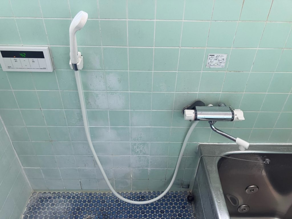 渋川市　浴室シャワー水栓工事〈KVK　サーモスタット式シャワー　KF800〉