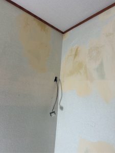 渋川市　脱衣室工事〈クロス貼替え〉