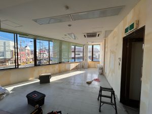 渋川市　事務所改修工事〈サンゲツ　床タイルカーペット　ＮＴ-82013〉