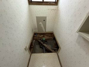 渋川市　１Ｆトイレ工事〈和式トイレ→洋式トイレ〉