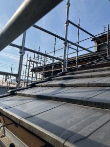 渋川市　屋根工事〈破損瓦差し替え〉