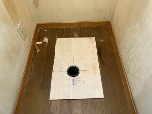 渋川市　１Ｆトイレ工事〈LIXIL　アメージュZ+シャワートイレD〉