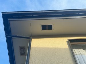 吉岡町　2Ｆ軒天換気口工事