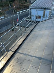 渋川市　屋根工事〈破損瓦差し替え〉