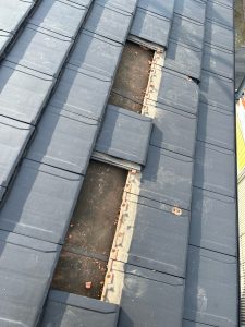 渋川市　屋根工事〈破損瓦差し替え〉