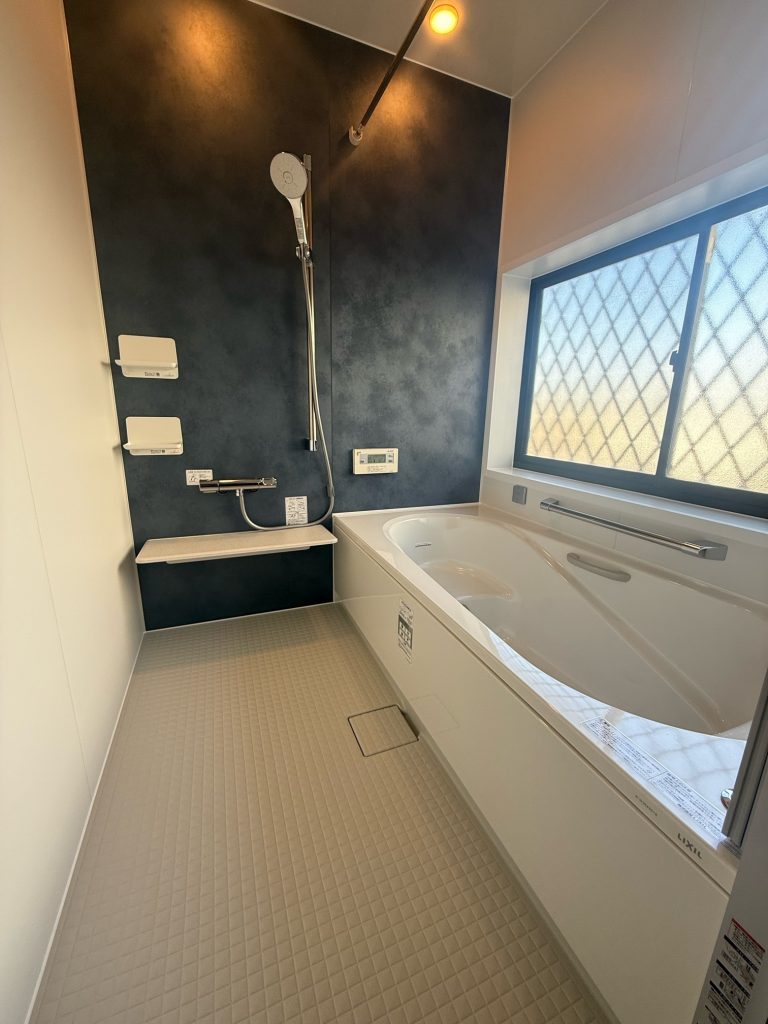 渋川市　浴室工事〈LIXIL　システムバス　リデアM　1616〉