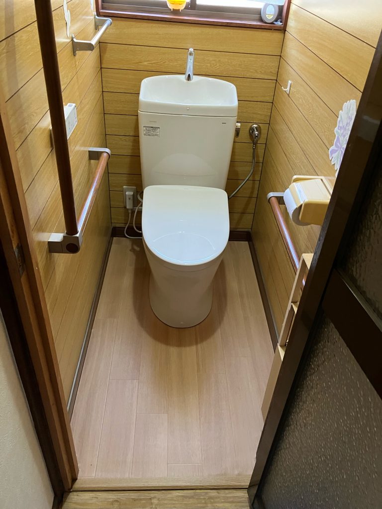 渋川市　1Ｆトイレ工事〈TOTO　ピュアレスト〉