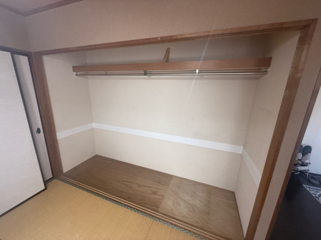 渋川市　和室押入工事〈押入→クローゼット〉