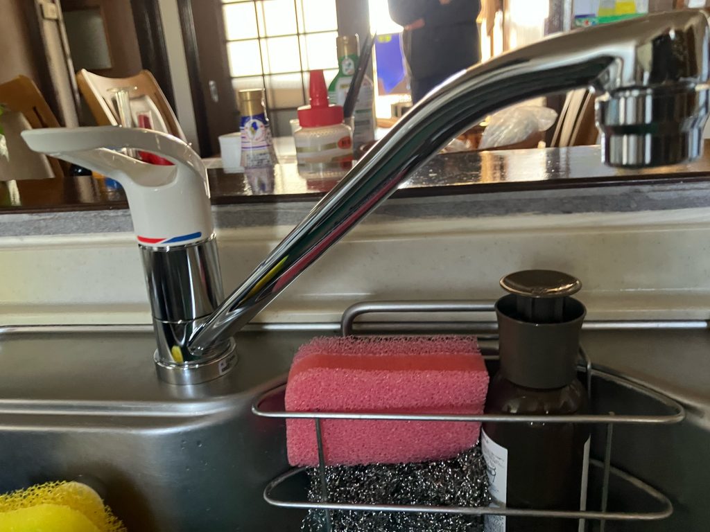 渋川市　キッチン水栓工事〈KVK　KM5011　シングル混合栓〉