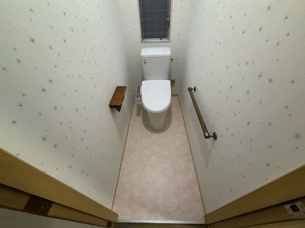 渋川市　1Ｆトイレ工〈LIXIL　アメージュZ〉