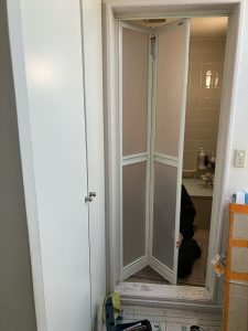 渋川市　浴室折戸工事　